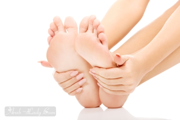 خطوات بسيطة وعملية للمحافظة على نعومة قدميك!